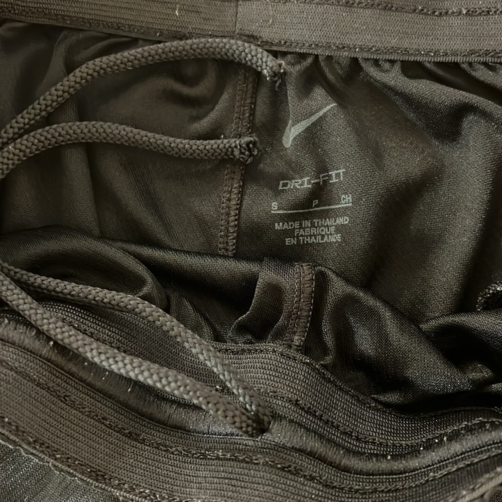 Nike Dri-fit Fly Women’s Basketball Shorts - Picture 6 of 6